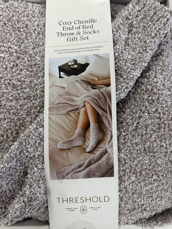 Threshold Other - NWT Threshold Cozy Chenille End of Bed Throw & Socks Gift Set